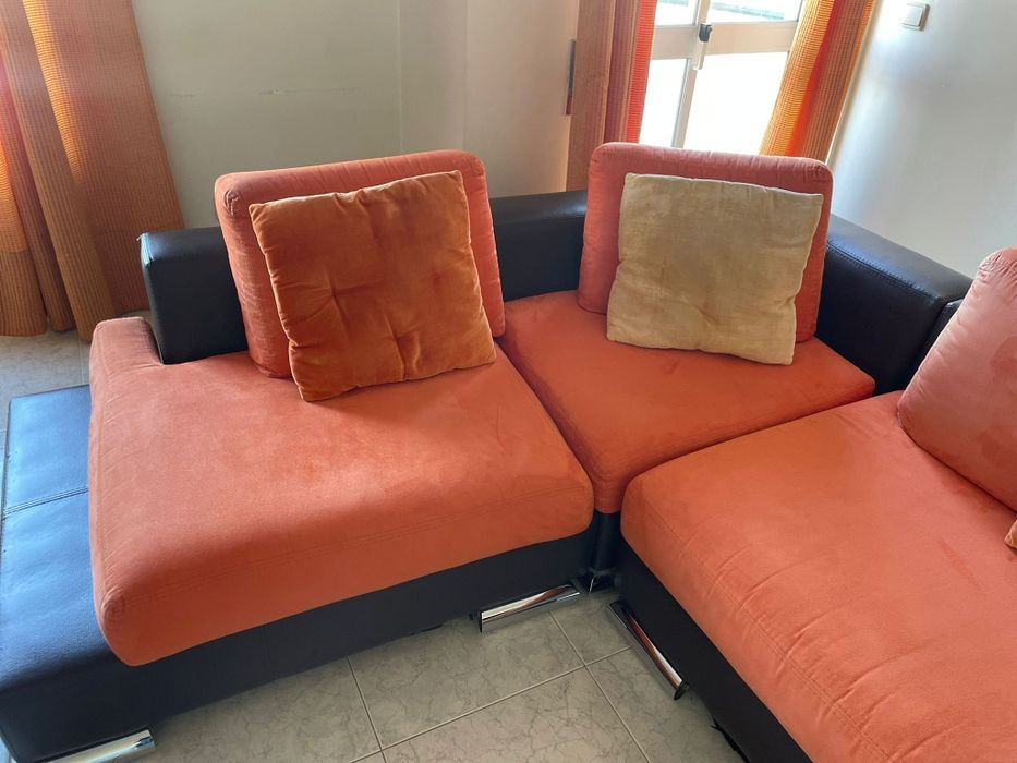Vendo Sofá Chaise Longue e 2 puffs
