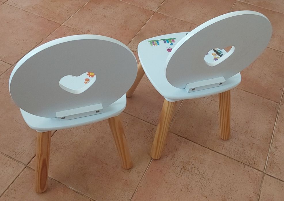 CADEIRA CRIANÇA TODA EM MADEIRA. 10€ AS DUAS. Casa,Cozinha,Escolinha,Quarto,Infantário.