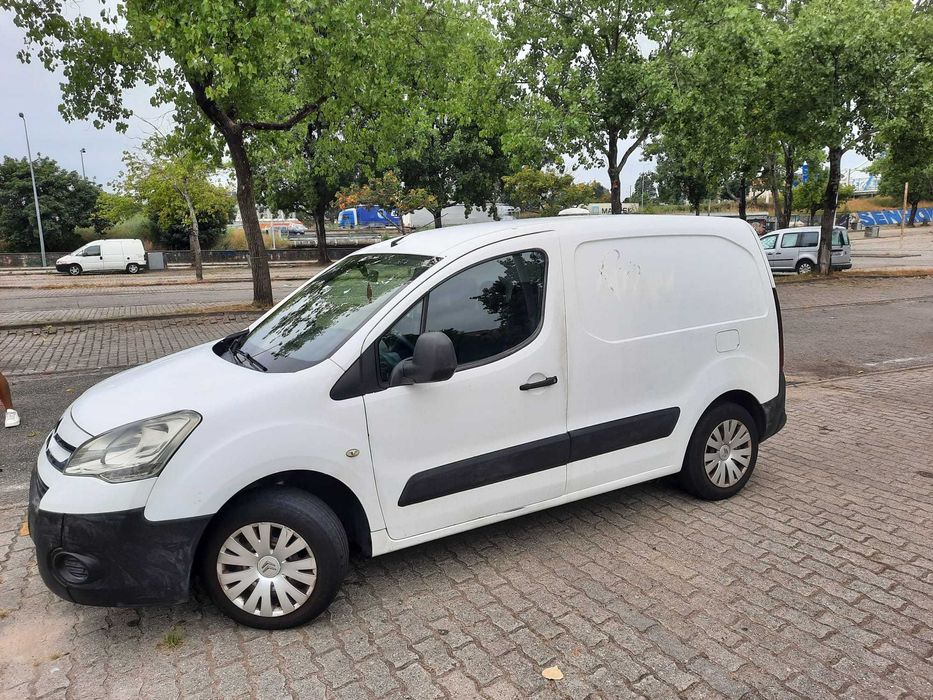 Citroën berlingo 3 lugares fibrada