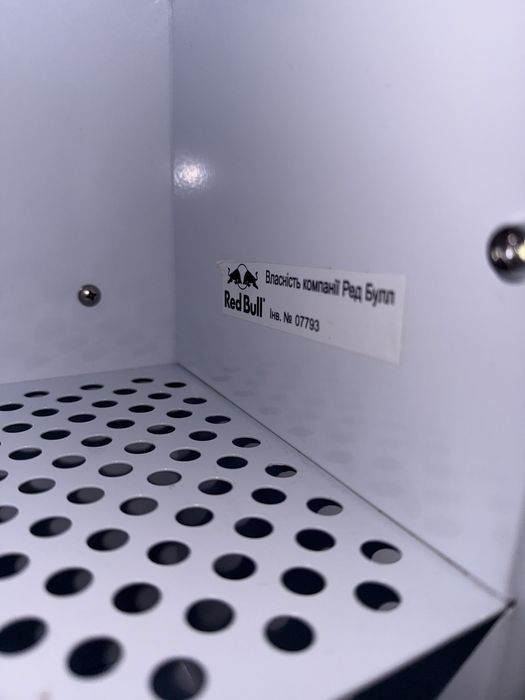 Холодильник Red Bull