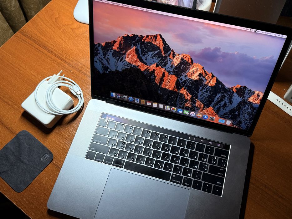 Macbook pro 15 2016 i7 256 gb