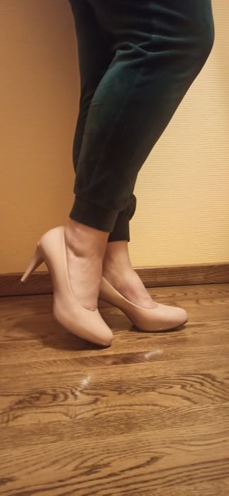 Buty damskie beżowe szpilki na 7,5 - 38