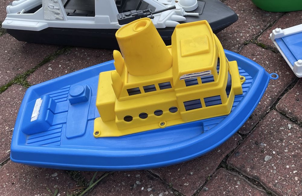 Zabawki do wody, basenu, statki