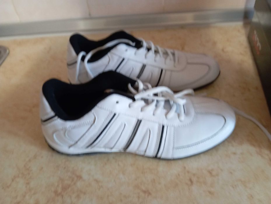 Продам мужские кросовки