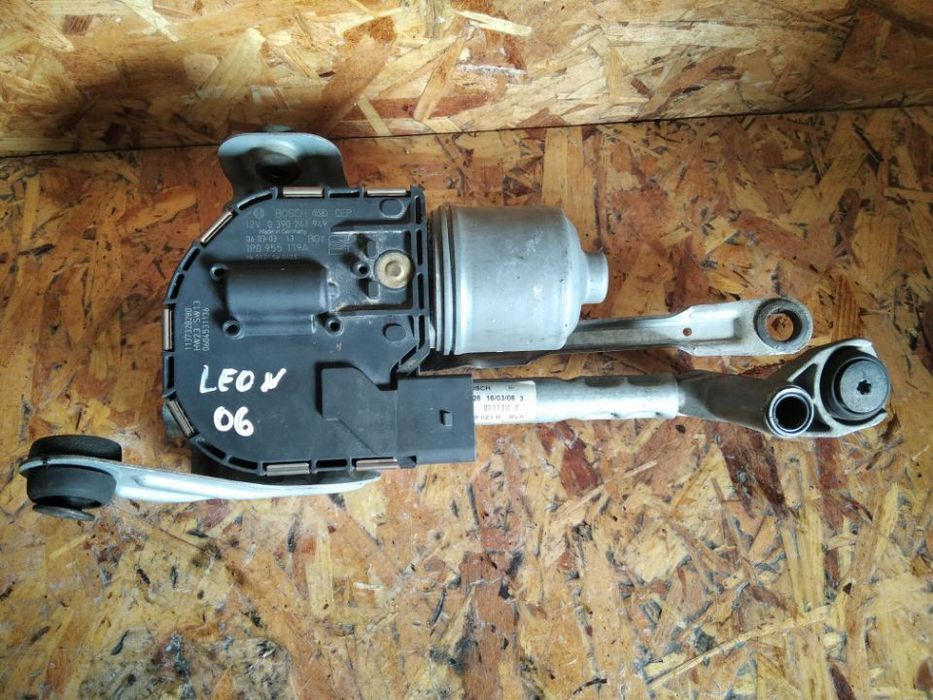 MOTOR /  SISTEMA LIMPA VIDROS SEAT LEON 1P 0390241949 1P0955119A