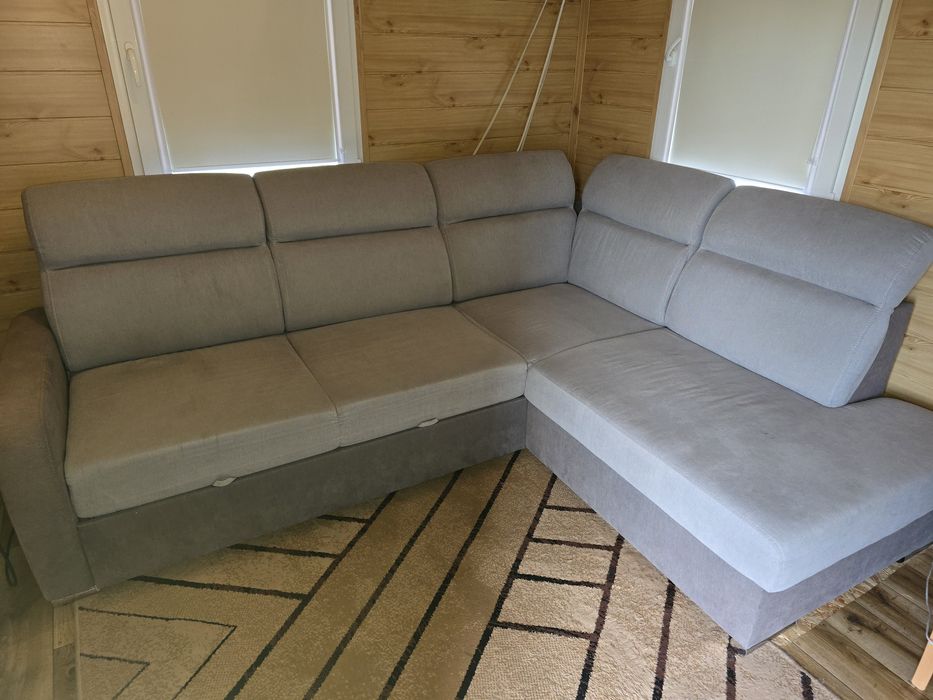 Naroznik rozkladany, regulowane oparcia, stan bardzo dobry