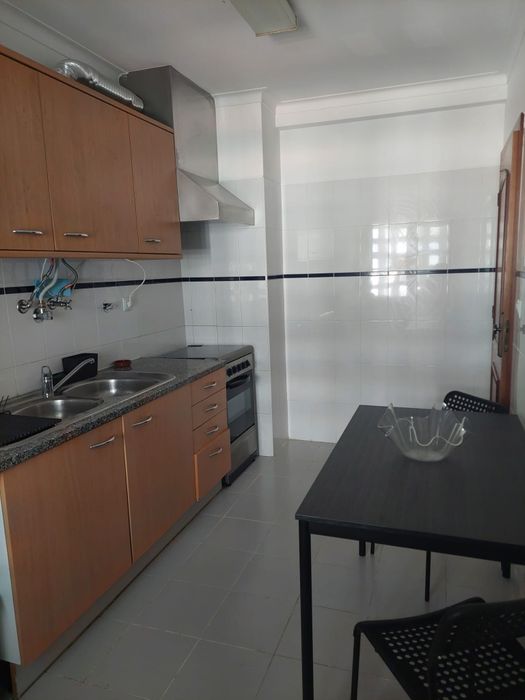 Quarto individual para arrendamento mensal