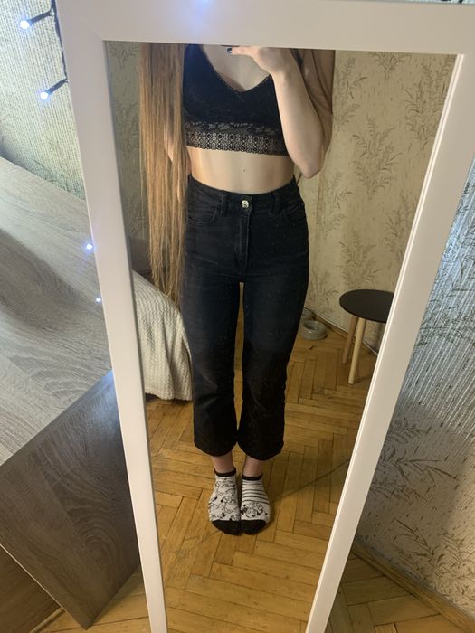 czarne spodnie rozszerzane nogawki wysoki stan