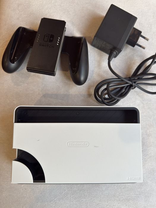 Nintendo Switch OLED completa + extras