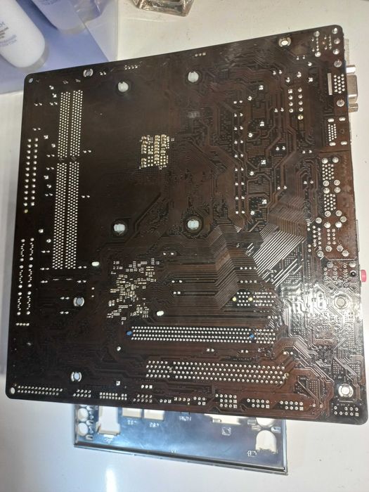 ASRock A75M-HVS+ AMD Athlon II X4 641Quad-Core+BOX+4Gb DDR3 sFM1