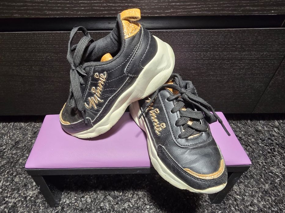 Віддам речі на дівчинку