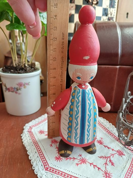 Skrzat drewniana figurka vintage stara lalka nisse