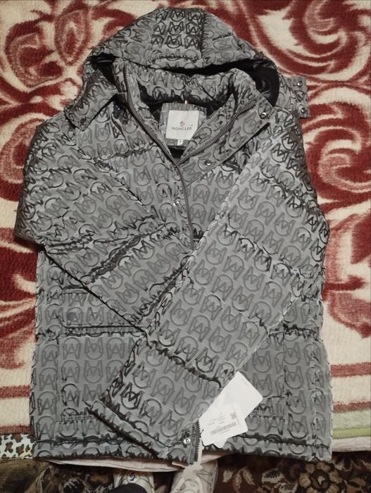 Брендовая теплая курточка