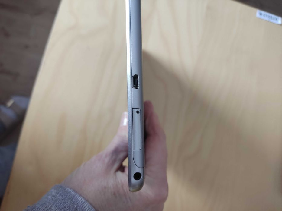 Tablet Huawei stan idealny