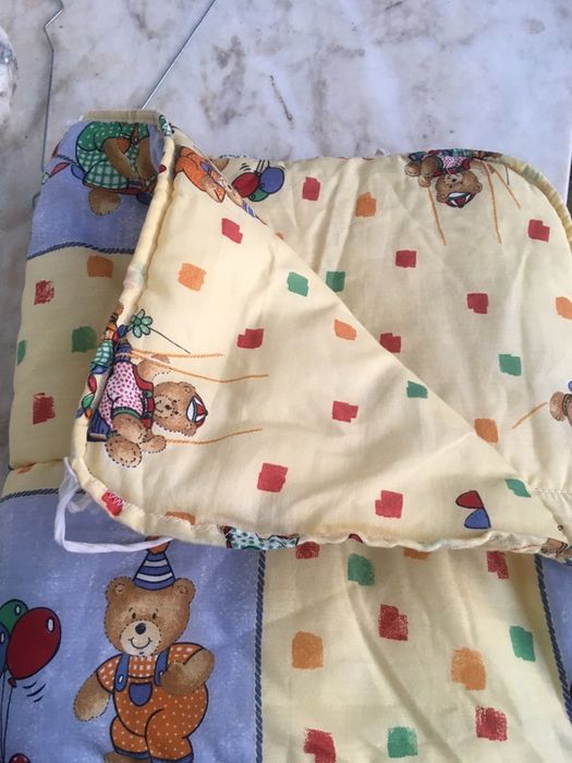 Edredons para cama de berco