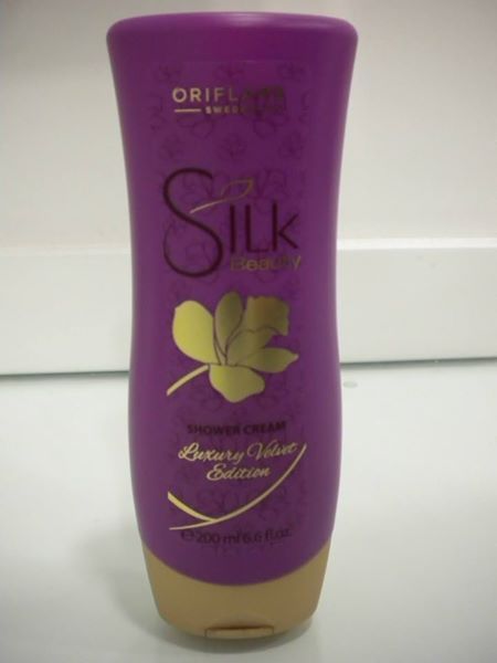 Creme de duche Silk Beauty + OFERTA Batom Oriflame à escolha