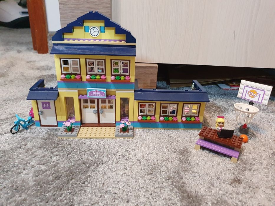 Lego Friends Szkoła w Heartlake 41005