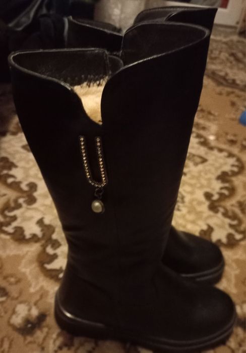 Дитяче взуття -чобітки