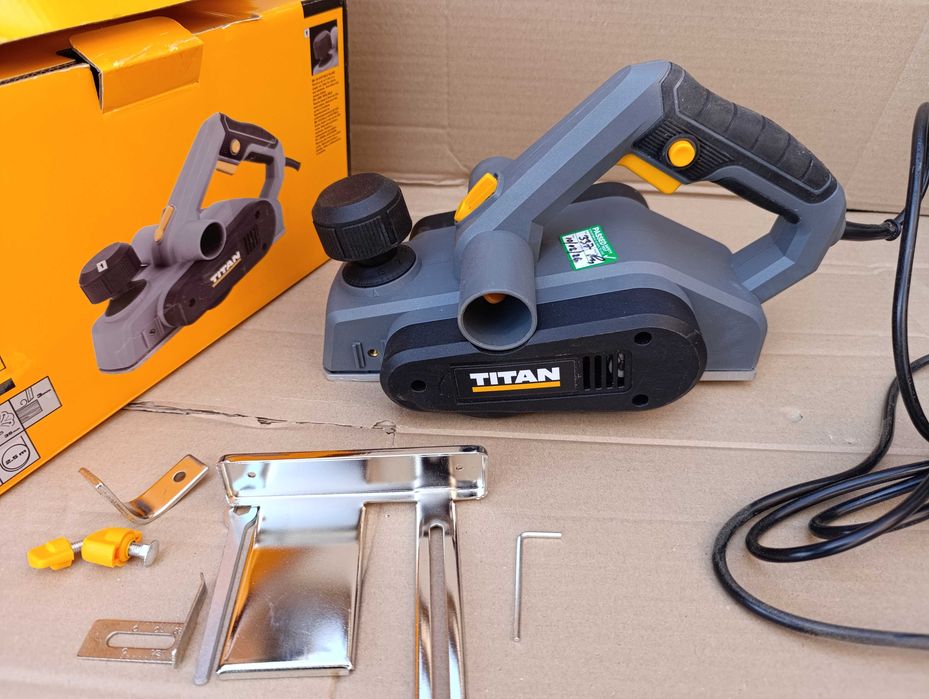 Strug hebel elektryczny Titan TTB876PLN 900W heblarka ręczna 82mm JAK NOWY