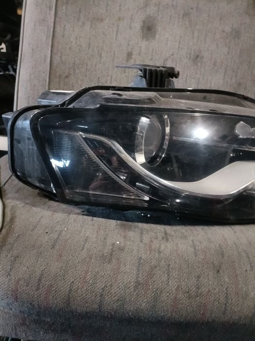 Lampa przód prawa audi a4 B8 przed liftem sprawna