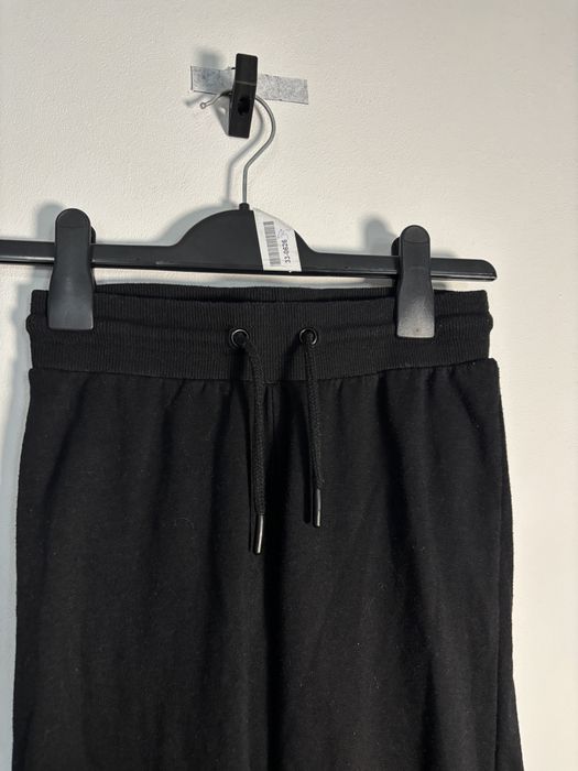 Czarne spodnie dresowe primark