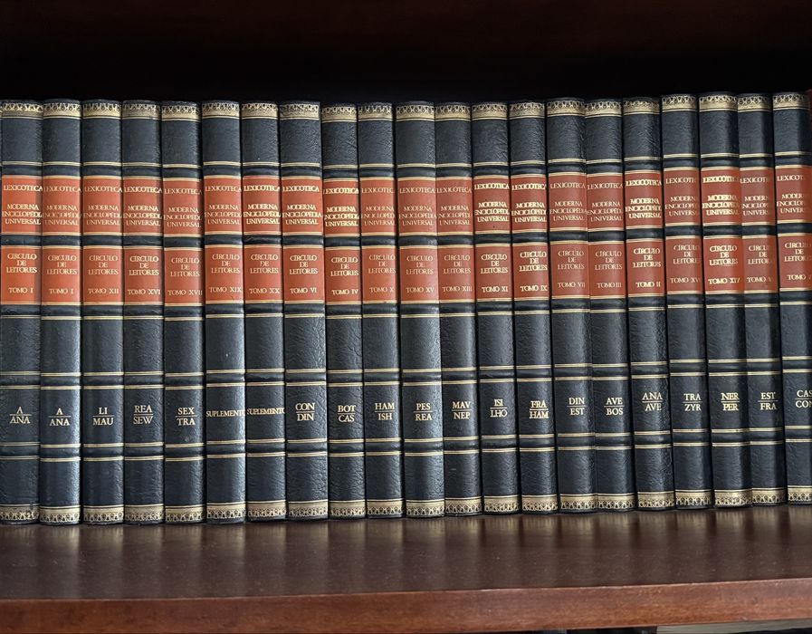Coleção Lexicoteca - Moderna Enciclopédia Universal.
