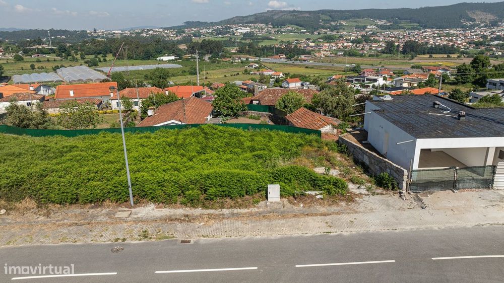 Terreno Exclusivo em Loteamento de Luxo – Ruivães, Vila Nova de Fam...