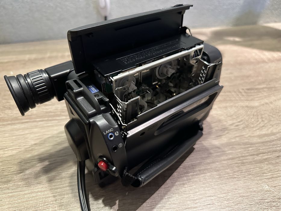 Відеокамера робоча Sony CCD-TRV30E | 1995 року | + CCD-TR105E