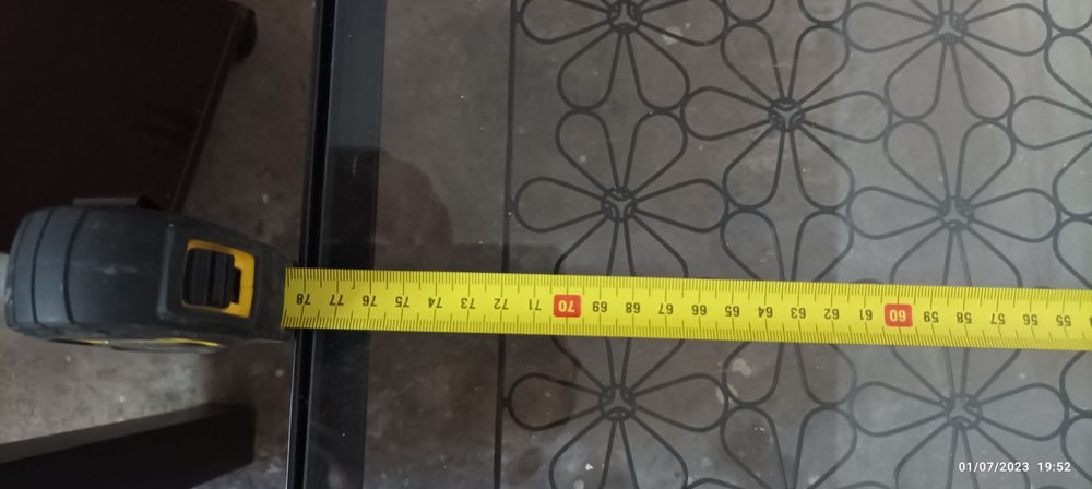 Mesa  de centro em vidro