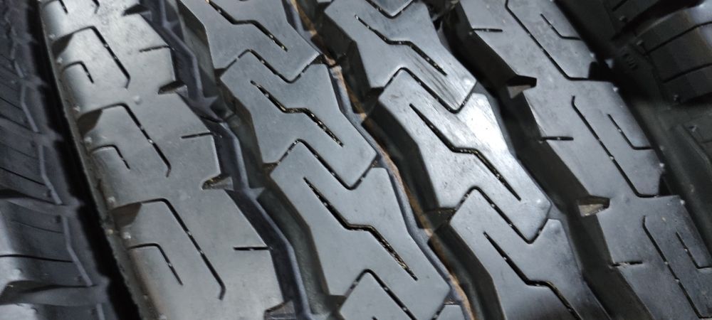 Pneus 185r 14 c comerciais semi novos