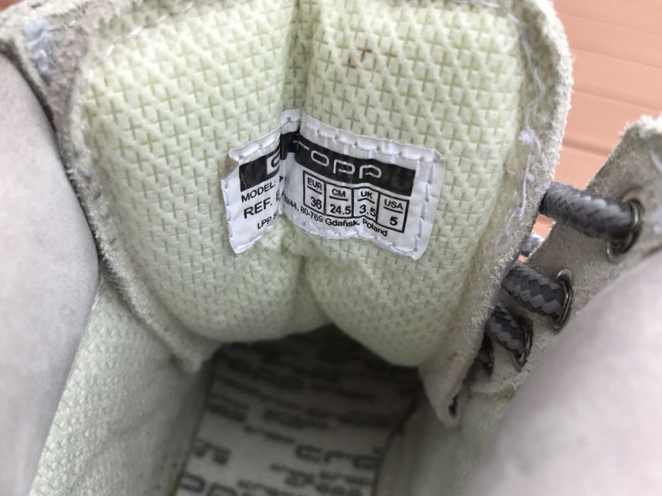 Buty traperki białe skórzane 36 Croop