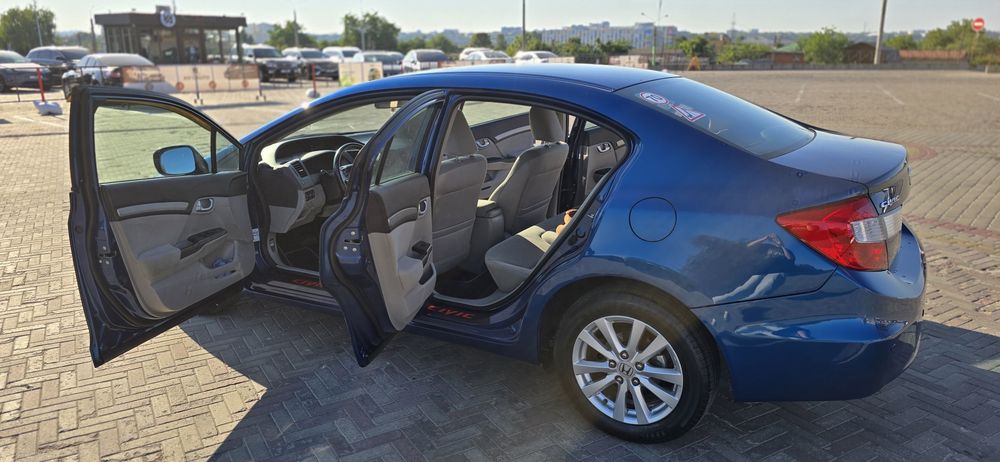 Honda Civic 2012 VIN NLAFB8660CW000363 фото оголошення 3 з 17