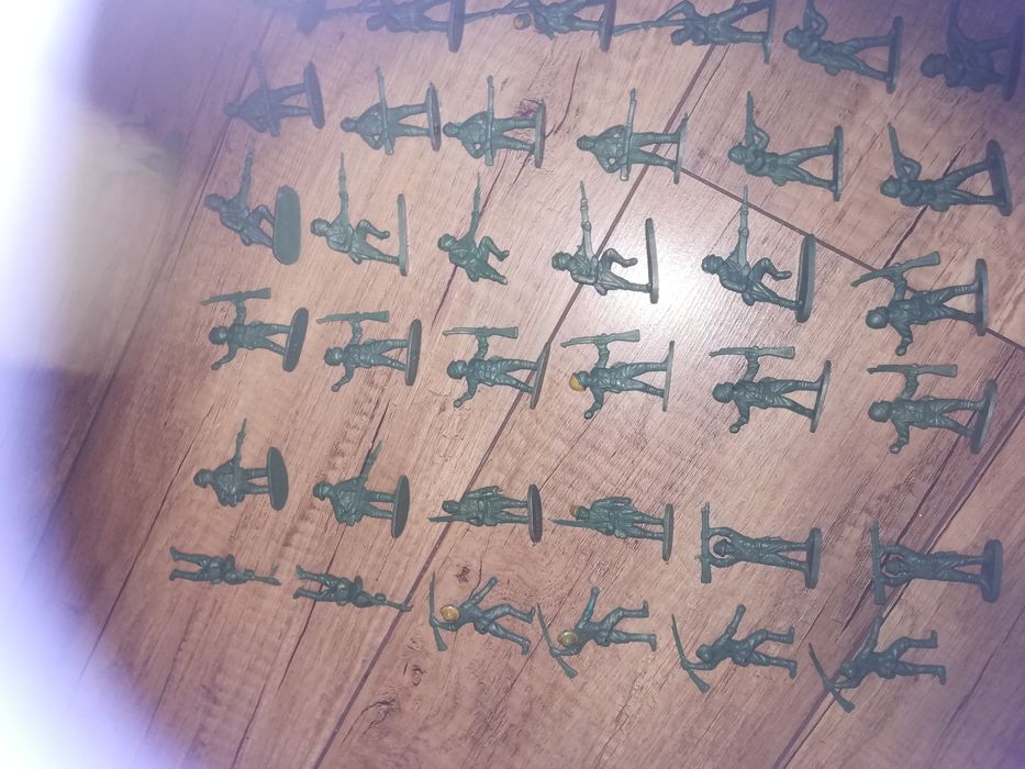 42 sztuk żołnierzyków zabawkowych armia japońska  ll wś