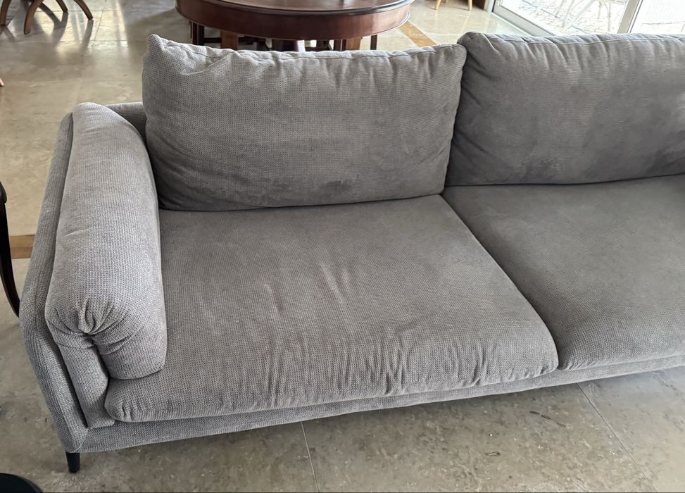Sofa de 3 lugares de tecido cinza como novo