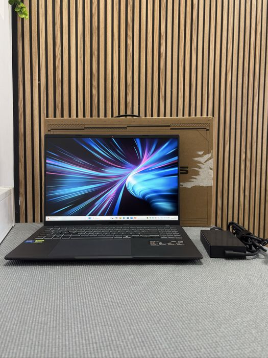 Portátil Asus Intel Core 7 240H | RTX 5050 | 1TB M.2 | 144Hz | Loja