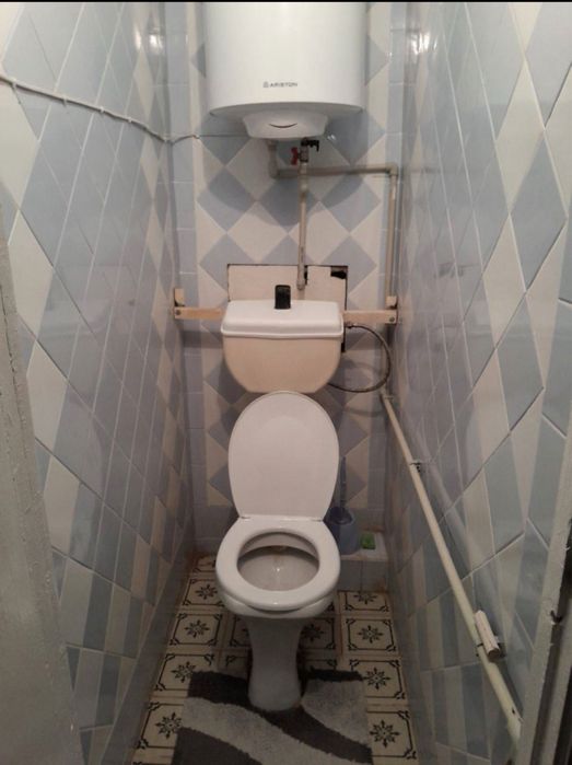 Здається 3 кімнатна квартира в центрі міста .