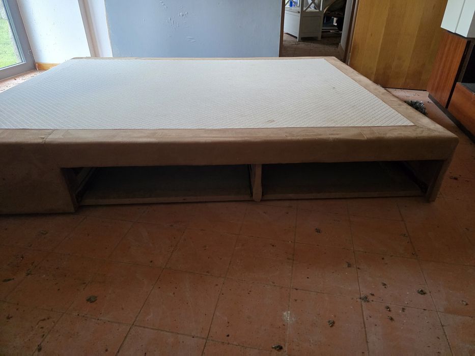 Cama capitone nova!!