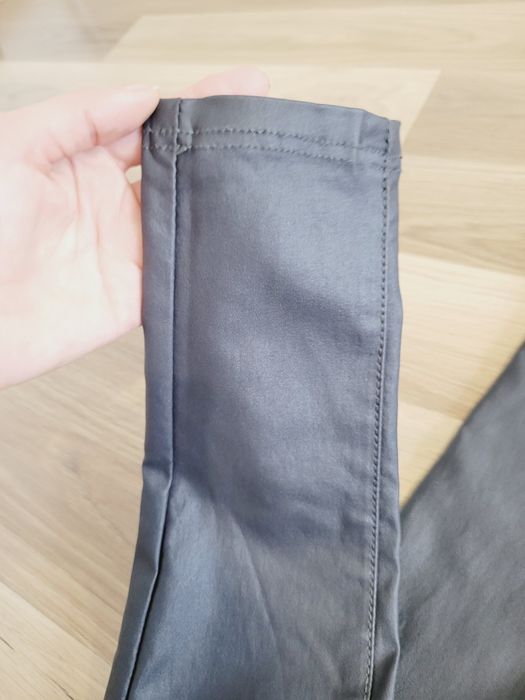 Szare spodnie skinny woskowane, elastyczne | r. XS/S
