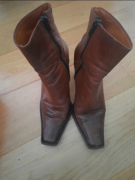 Botas em pele cor camel