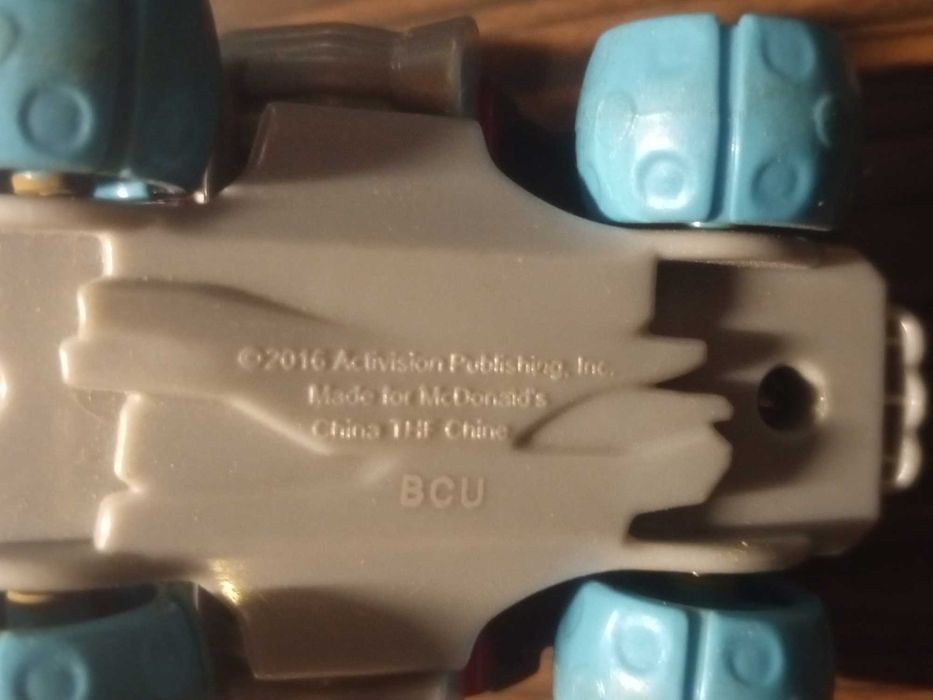 Машинка Огнегон з колекції Skylanders для Happy Meal