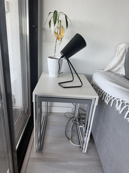 Mesa de apoio em metal robusto