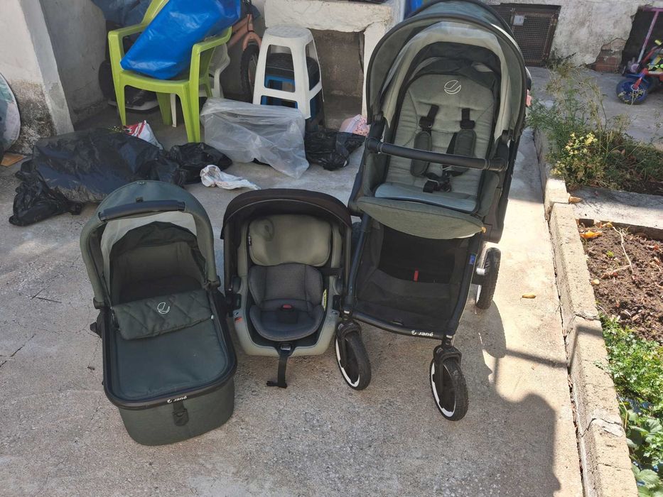 conjunto de alcofa, ovo e carrinho