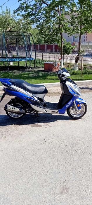Продам скутер Yiben YB150T-15J