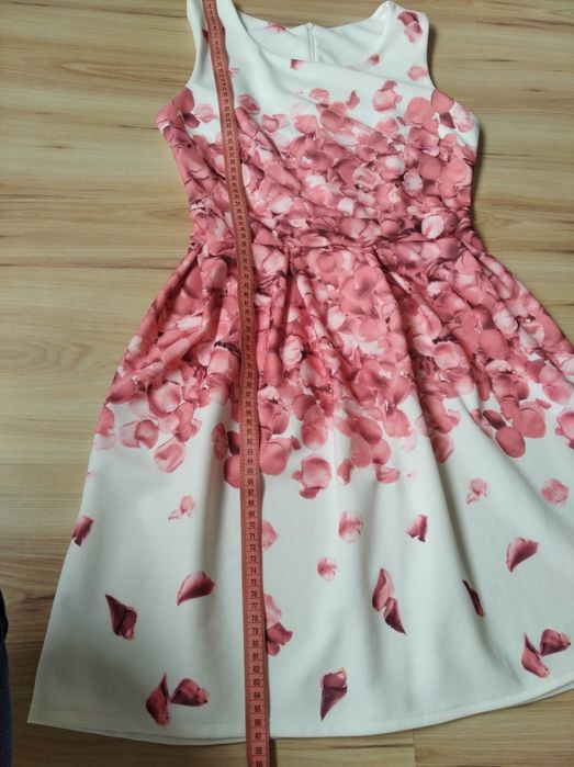 Śliczna rozkloszowana sukienka roz. S komunia chrzciny
