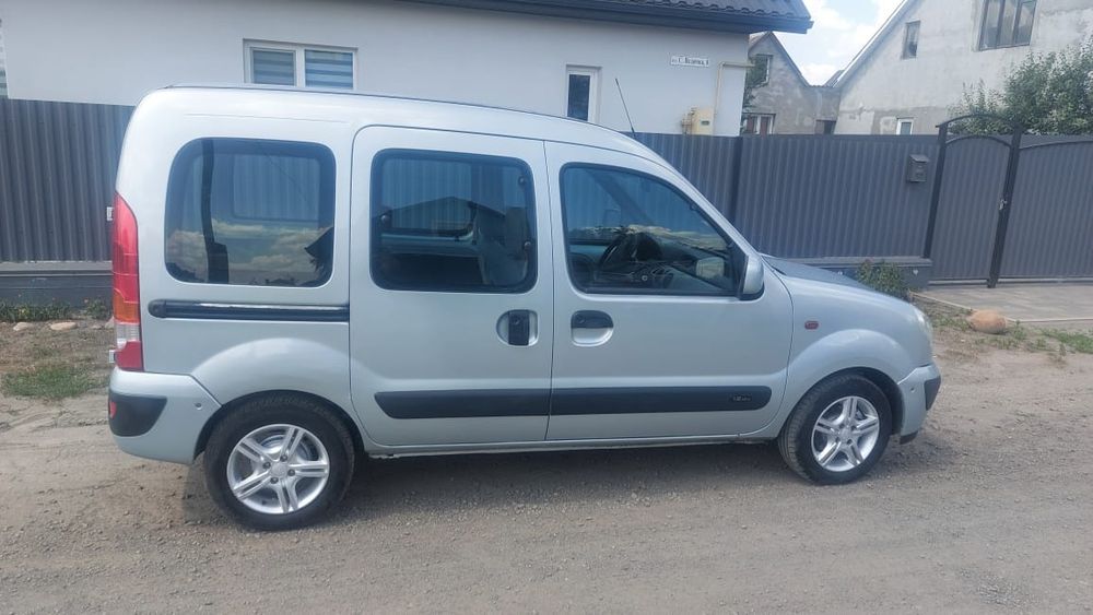 Продам    свіжо пригнаний Renault Kangoo