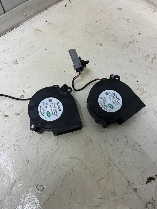 RANGE ROVER EVOQUE II L551 HUBRYDA WENTYLATOR BATERII