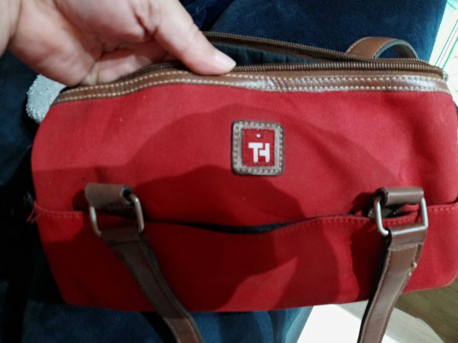 Mala TOMMY HILFINGER em bom estado