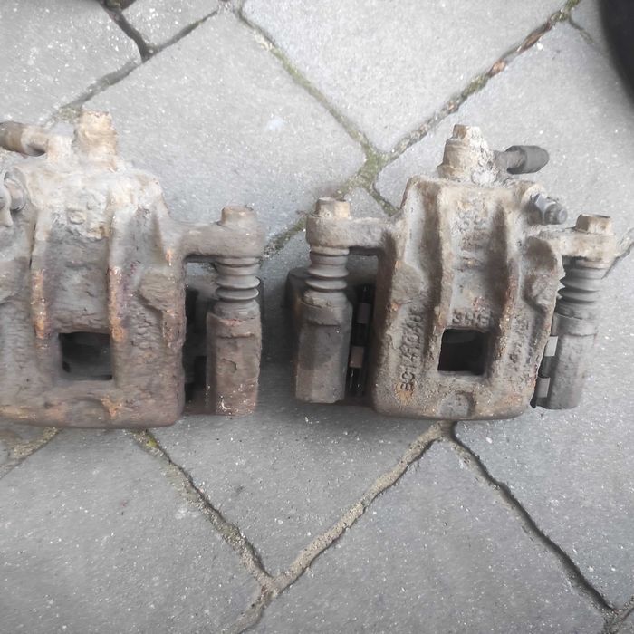 Zacisk zaciski hamulcowe prawy lewy KOMPLET Hyundai Trajet 20, CRDI