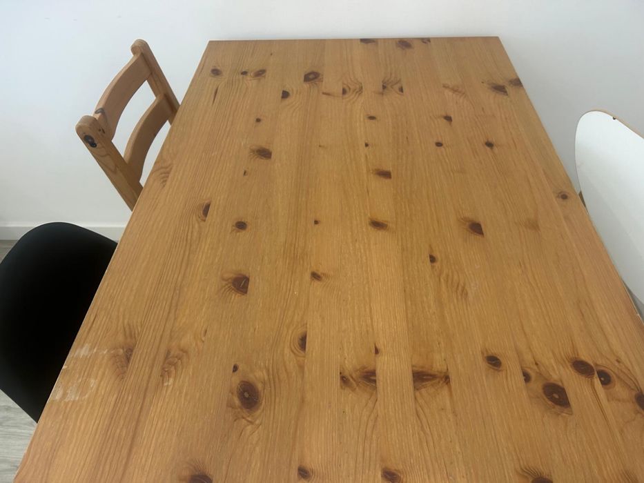 Mesa e 3 cadeiras