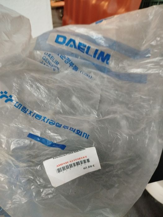 Banco de mota daelim novo